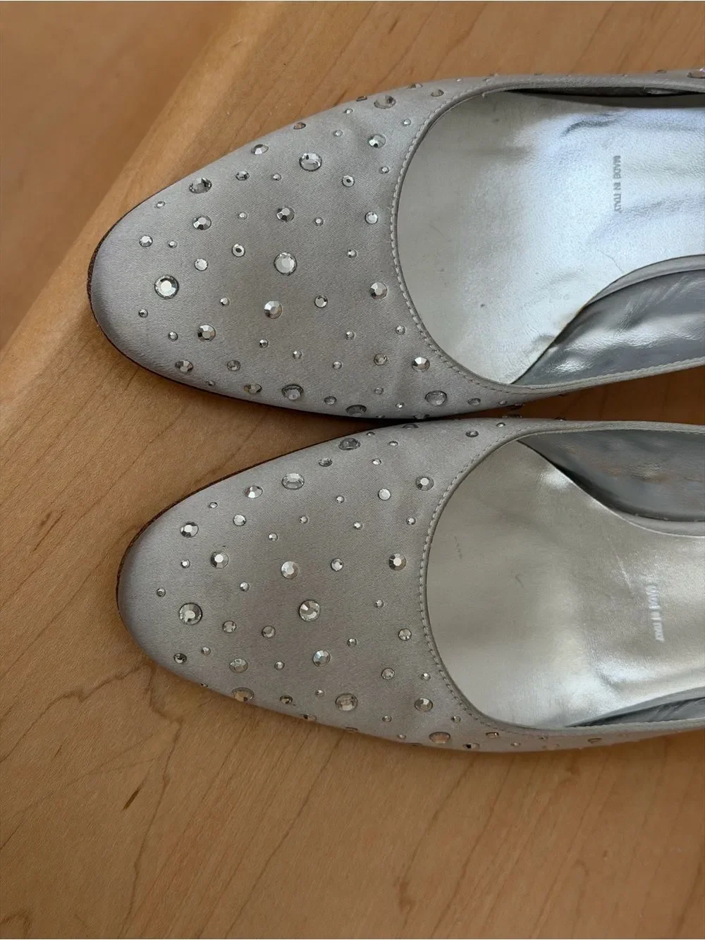 St. John Silver Crystal Embellished Satin Slingback Kitten Heels Size 7.5